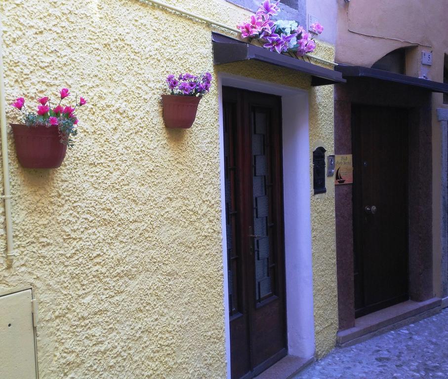 Camere Porto Vecchio Con Parcheggio A Pochi Passi Dal Castello Мальчезіне Екстер'єр фото
