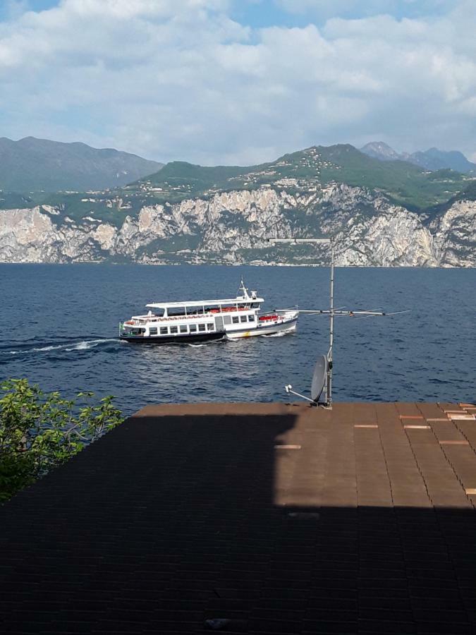 Camere Porto Vecchio Con Parcheggio A Pochi Passi Dal Castello Мальчезіне Екстер'єр фото